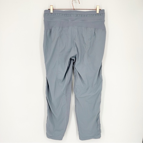 Lululemon Chambray Dance Studio Crop *25" - Picture 3 of 8